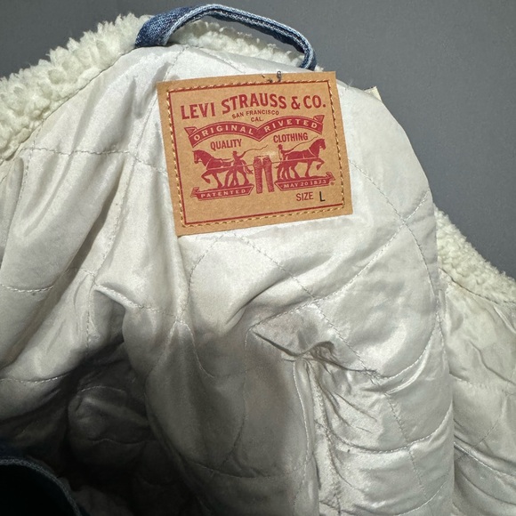 Levi's Blue and Cream Jean Jacket - Picture 3 of 3
